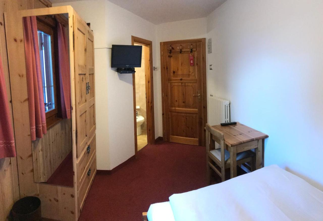 Garni La Casetta Hotell Livigno Exteriör bild