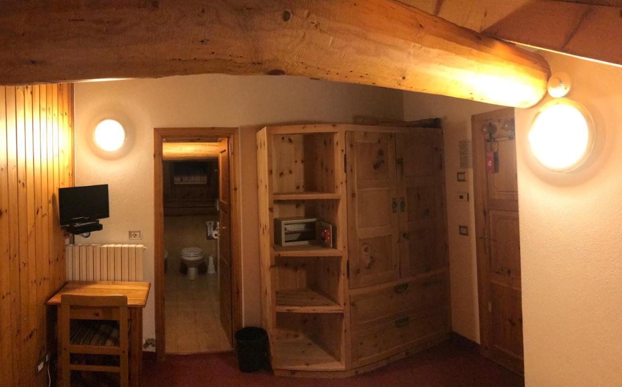 Garni La Casetta Hotell Livigno Exteriör bild