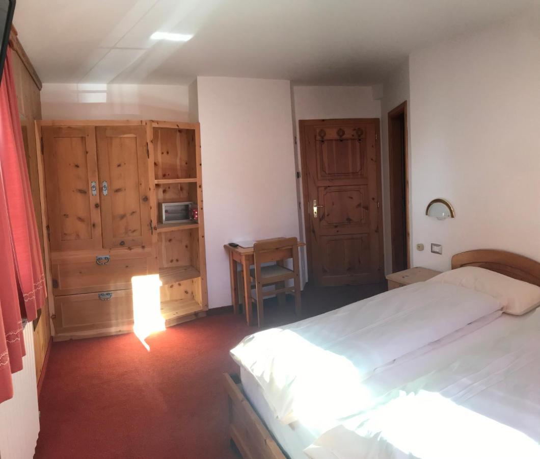 Garni La Casetta Hotell Livigno Exteriör bild