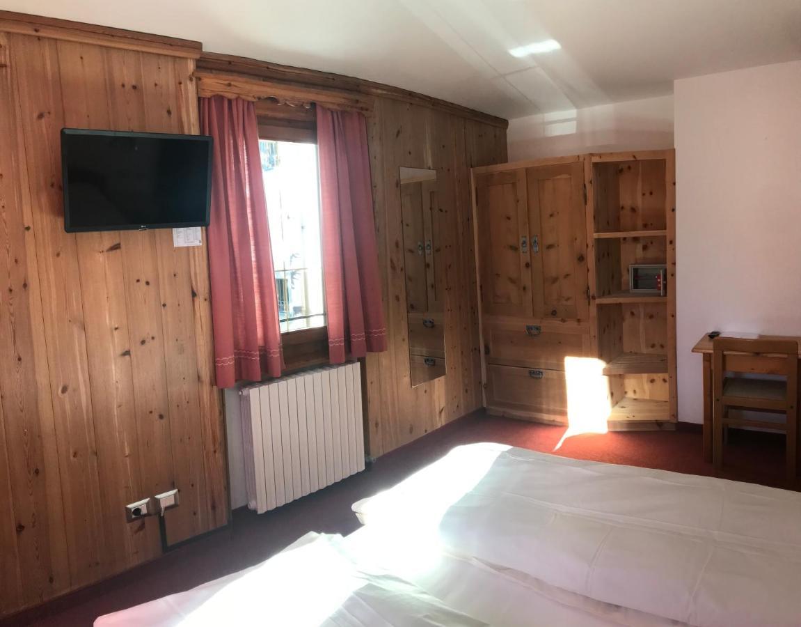 Garni La Casetta Hotell Livigno Exteriör bild